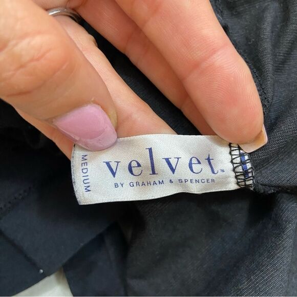 New without Tags Velvet by Graham & Spencer Black Belted Open Front Blouse Med - Picture 8 of 10
